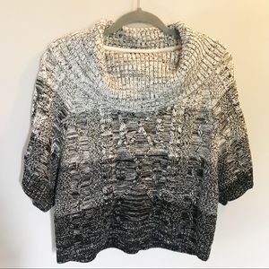 🛍White House Black Market Ombré Sweater